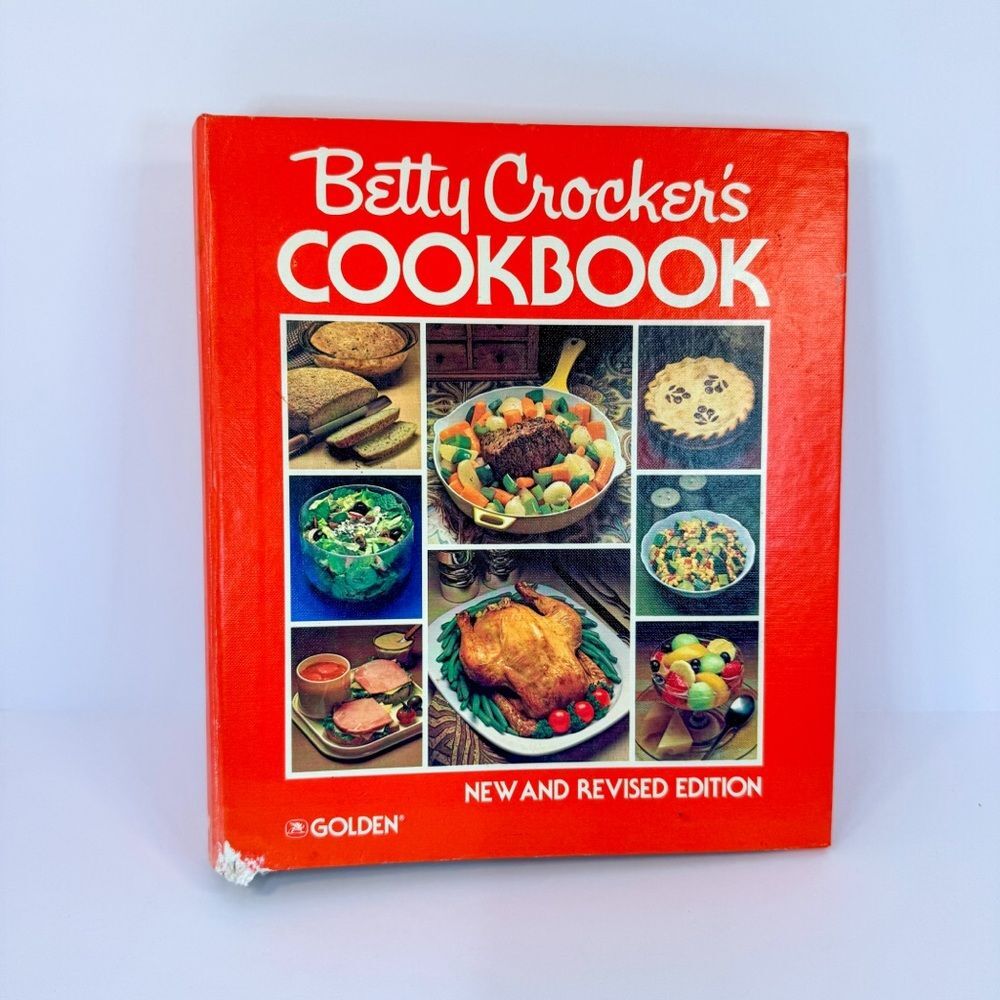80s Vintage Betty Crocker’s Cookbook 3 Ring Binder | Seventh Printing 1982